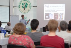 2011.07.14 Презентація в Клубі найбільшої бізнес-бібліотеки в Західній Україні (1200 книг)