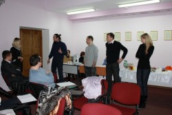 2011.12.15 Вистава-тренінг «Про золотого зайця»